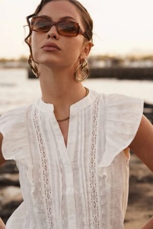 Camisa blanca sin mangas y bordados ARIA