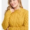 Jersey con patrón asimétrico de lana Calla Aran amarillo