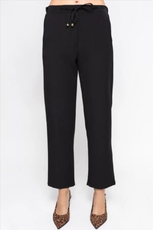 Pantalón liso relax-fit con cordón delantero negro