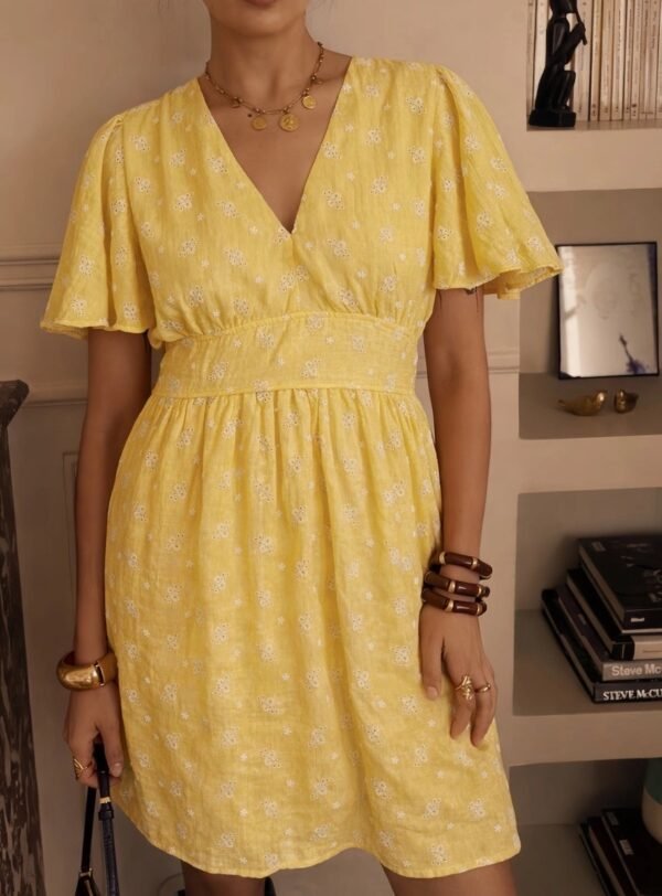 Vestido corto amarillo bordado inglés LARA