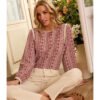 Blusa estampada con bordados color cereza
