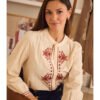 Camisa bordados y mangas abullonadas beige
