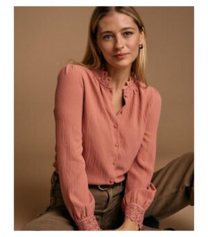Camisa cuello bordado rosa maquillaje