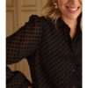 Camisa lunares y mangas transparentes negro