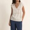Camiseta flamé bordados blanca