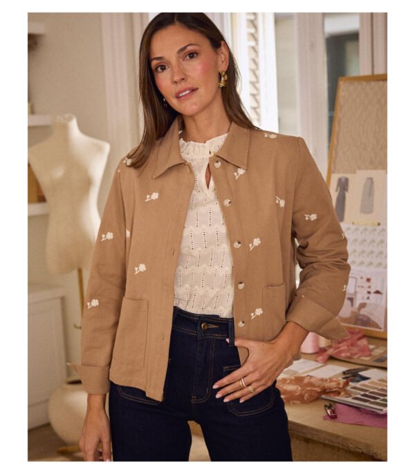 Chaqueta estilo sobrecamisa bordada