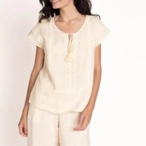 Blusa de lino con tiras decorativas