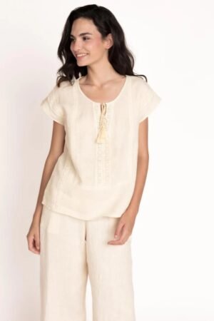 Blusa de lino con tiras decorativas