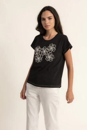 Camiseta negra flores bordadas