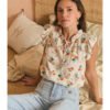 Blusa sin mangas estampado flores y escote con cordón