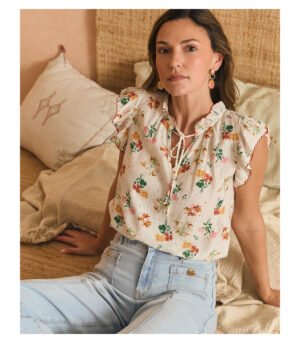 camisa-flores-liana Blusa sin mangas estampado flores y escote con cordón