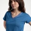 Camiseta azul cuello pico y bordados MÉXICO