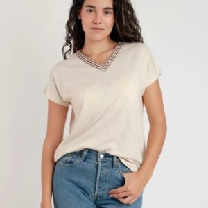 Camiseta beige cuello pico y bordados MÉXICO
