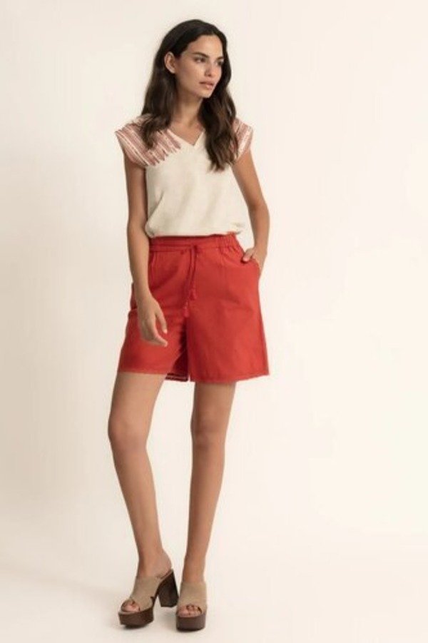 Bermudas cintura elástica color terracota